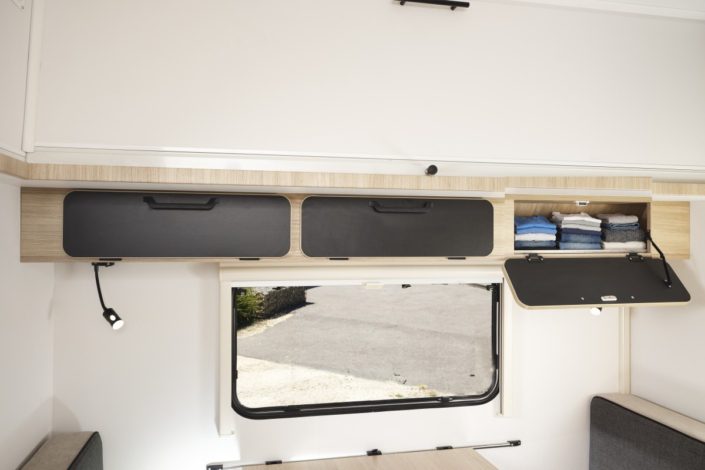 Caravelair Pop-Top Silver 442 2 (5)